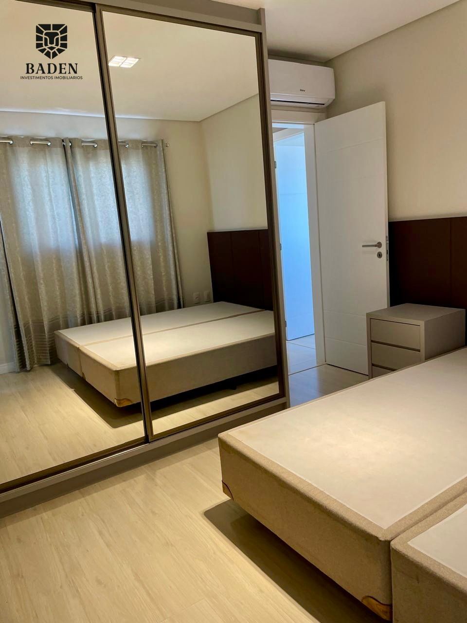 Apartamento para alugar com 4 quartos, 148m² - Foto 13