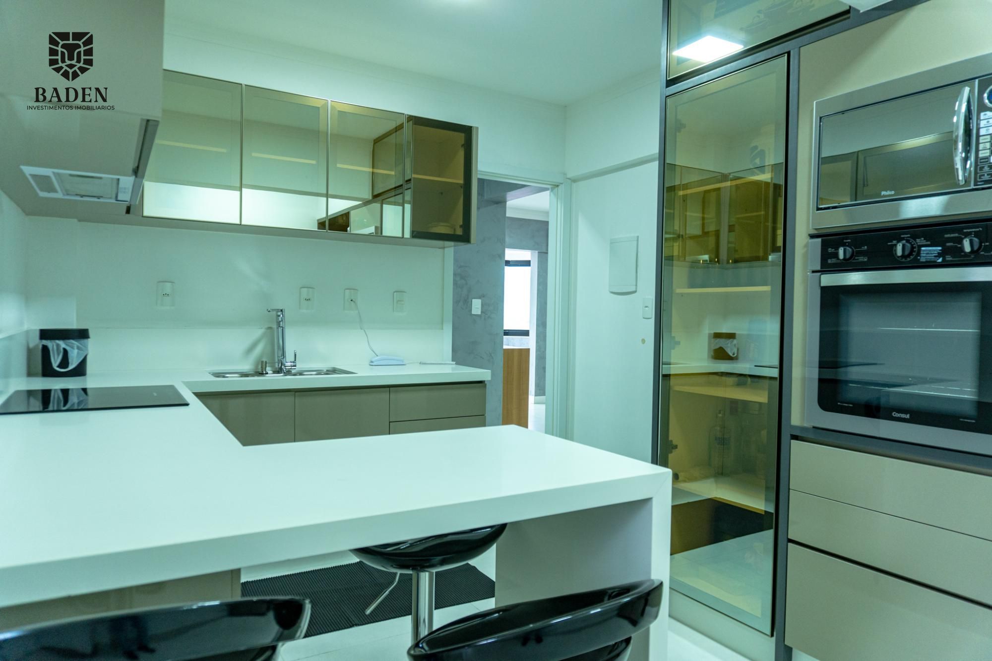 Apartamento para alugar com 4 quartos, 180m² - Foto 13