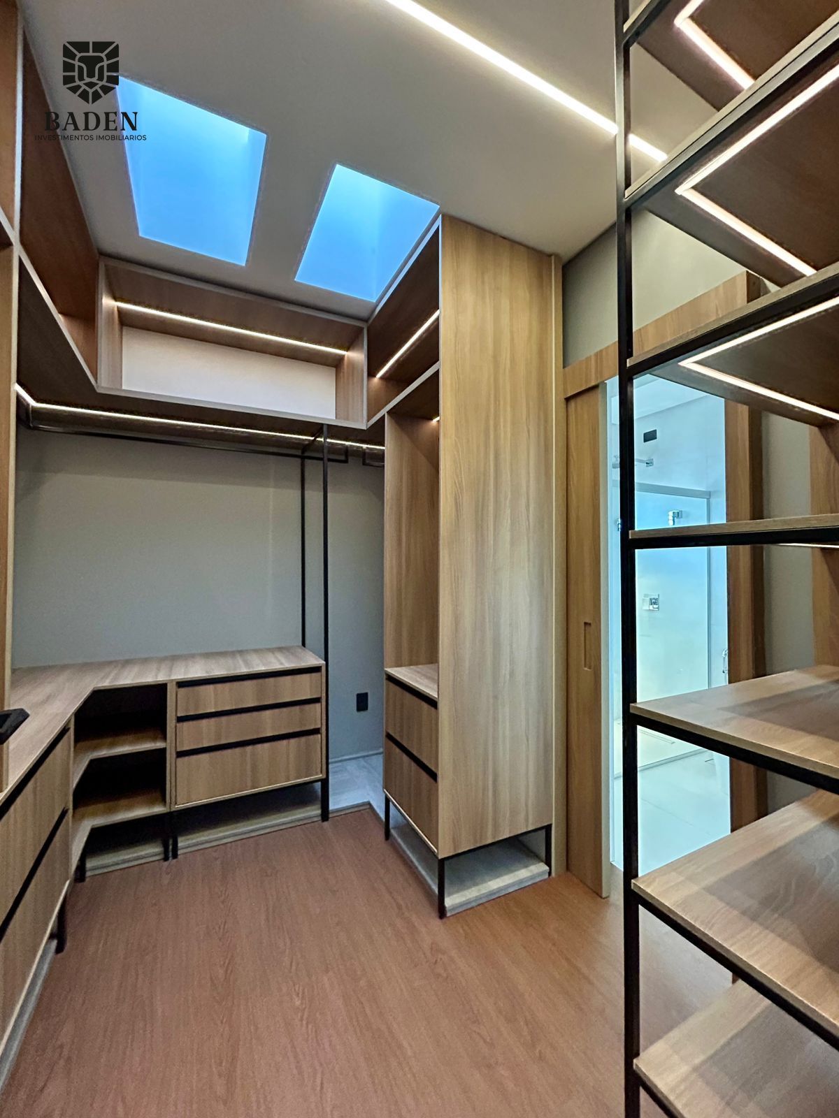 Casa à venda com 4 quartos, 296m² - Foto 42