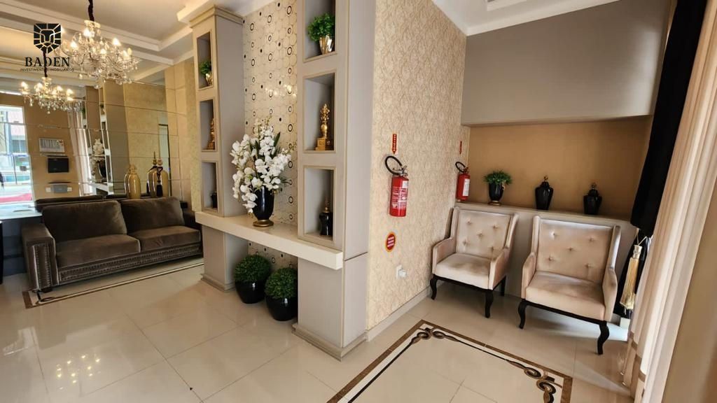 Apartamento à venda com 3 quartos, 135m² - Foto 2