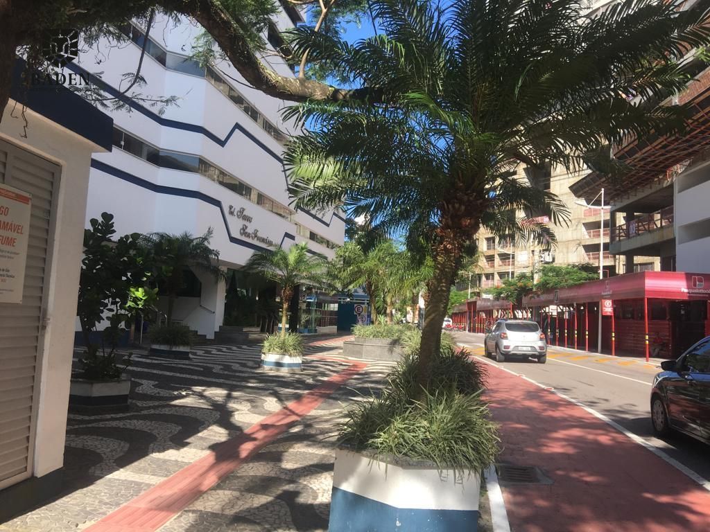 Apartamento para alugar com 4 quartos, 180m² - Foto 7