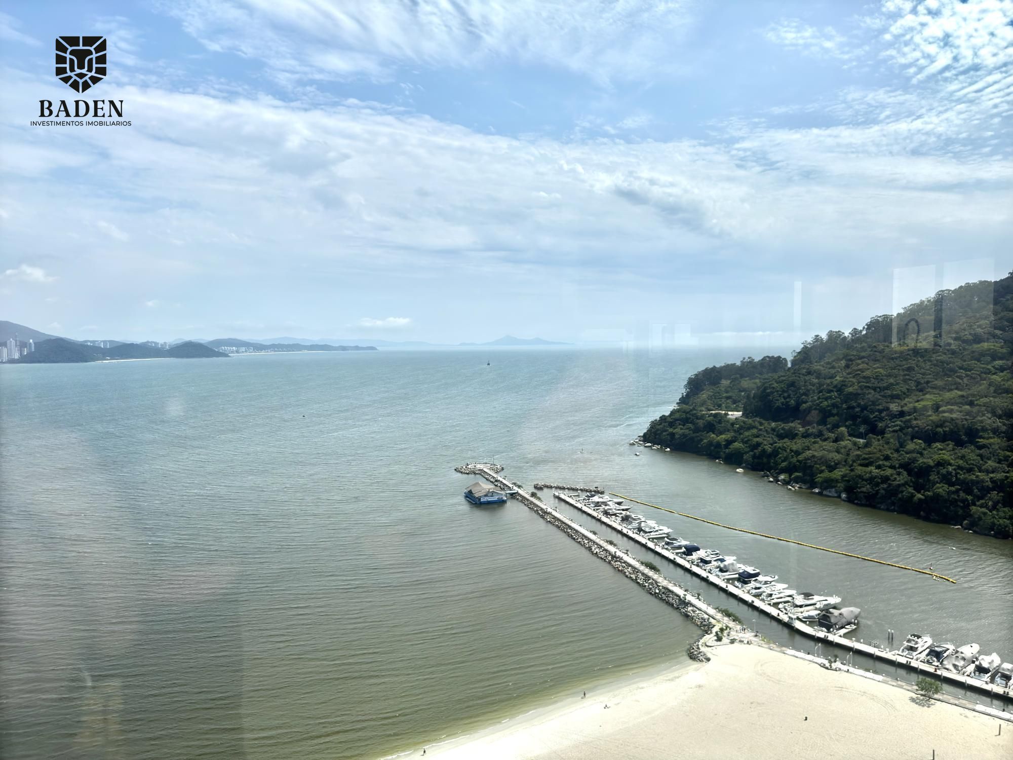 Apartamento 4 Suítes Frente Mar / Edifício Ibiza Tower / Balneário Camboriú