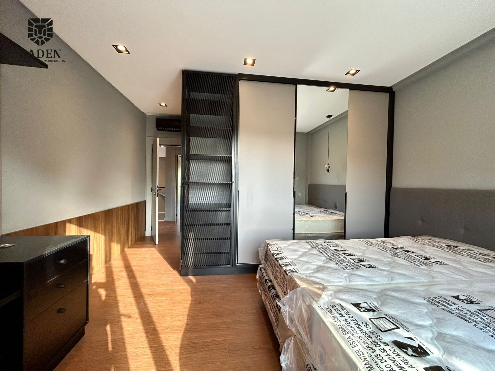 Casa à venda com 4 quartos, 296m² - Foto 35