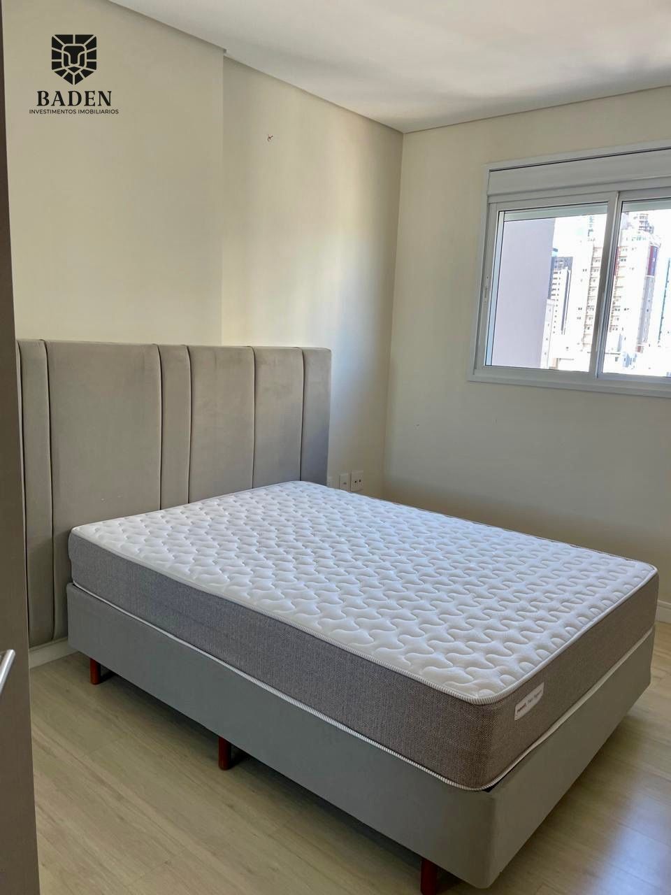 Apartamento para alugar com 4 quartos, 148m² - Foto 9