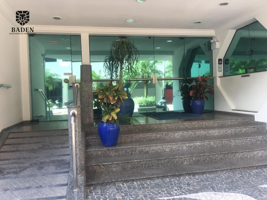 Apartamento para alugar com 4 quartos, 180m² - Foto 1