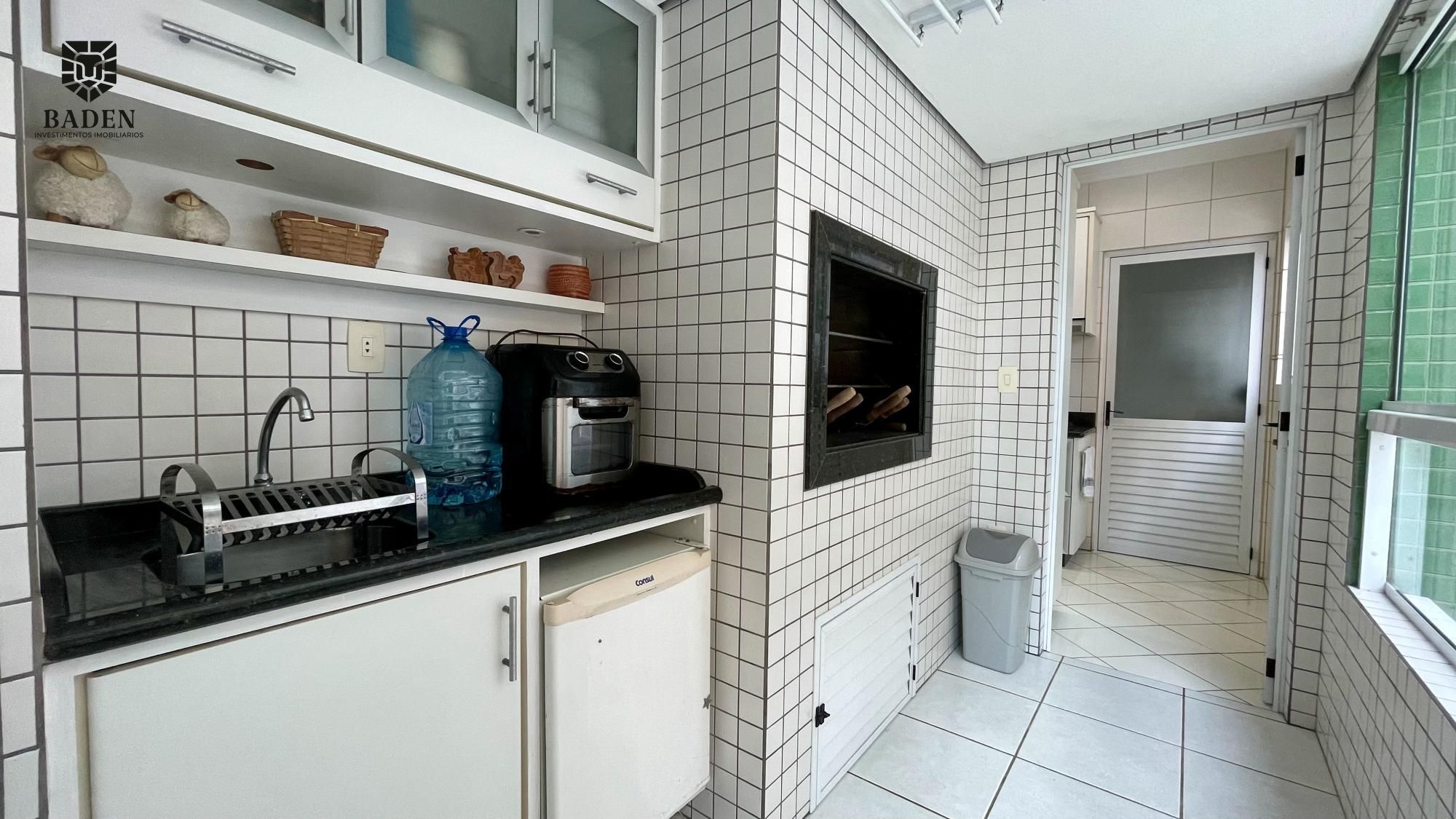 Apartamento para alugar com 3 quartos, 147m² - Foto 13