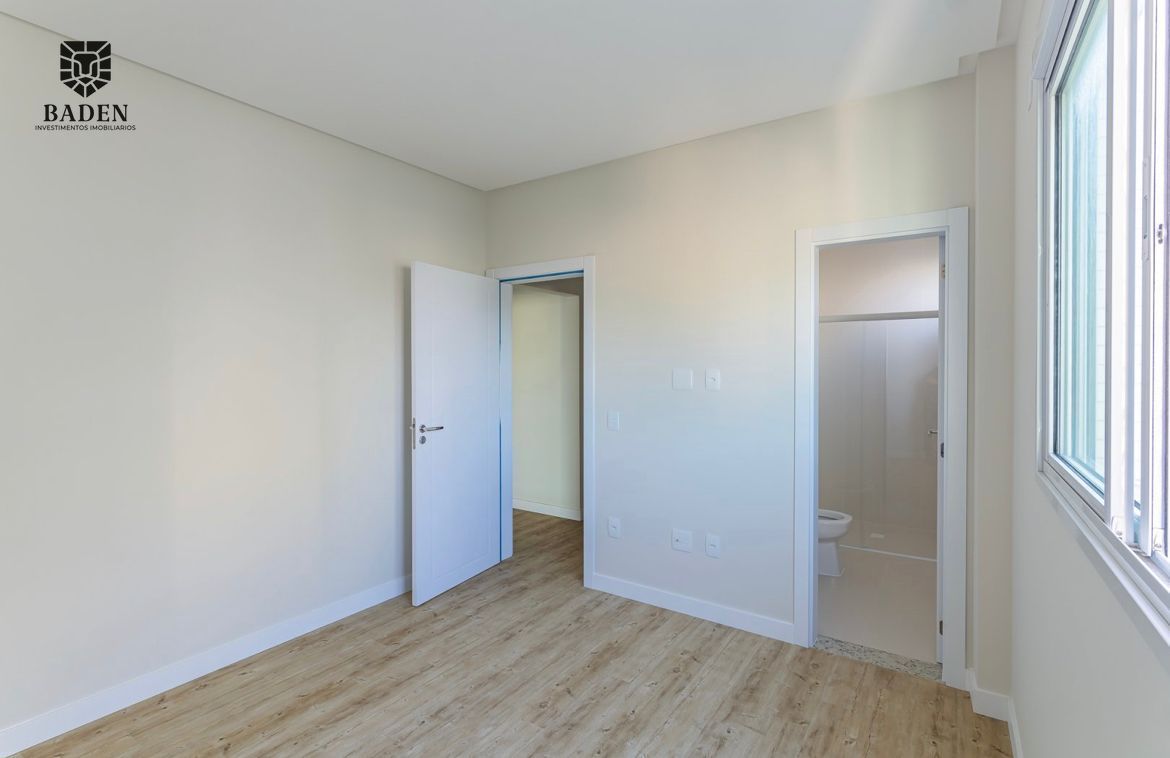 Apartamento à venda com 4 quartos, 165m² - Foto 7
