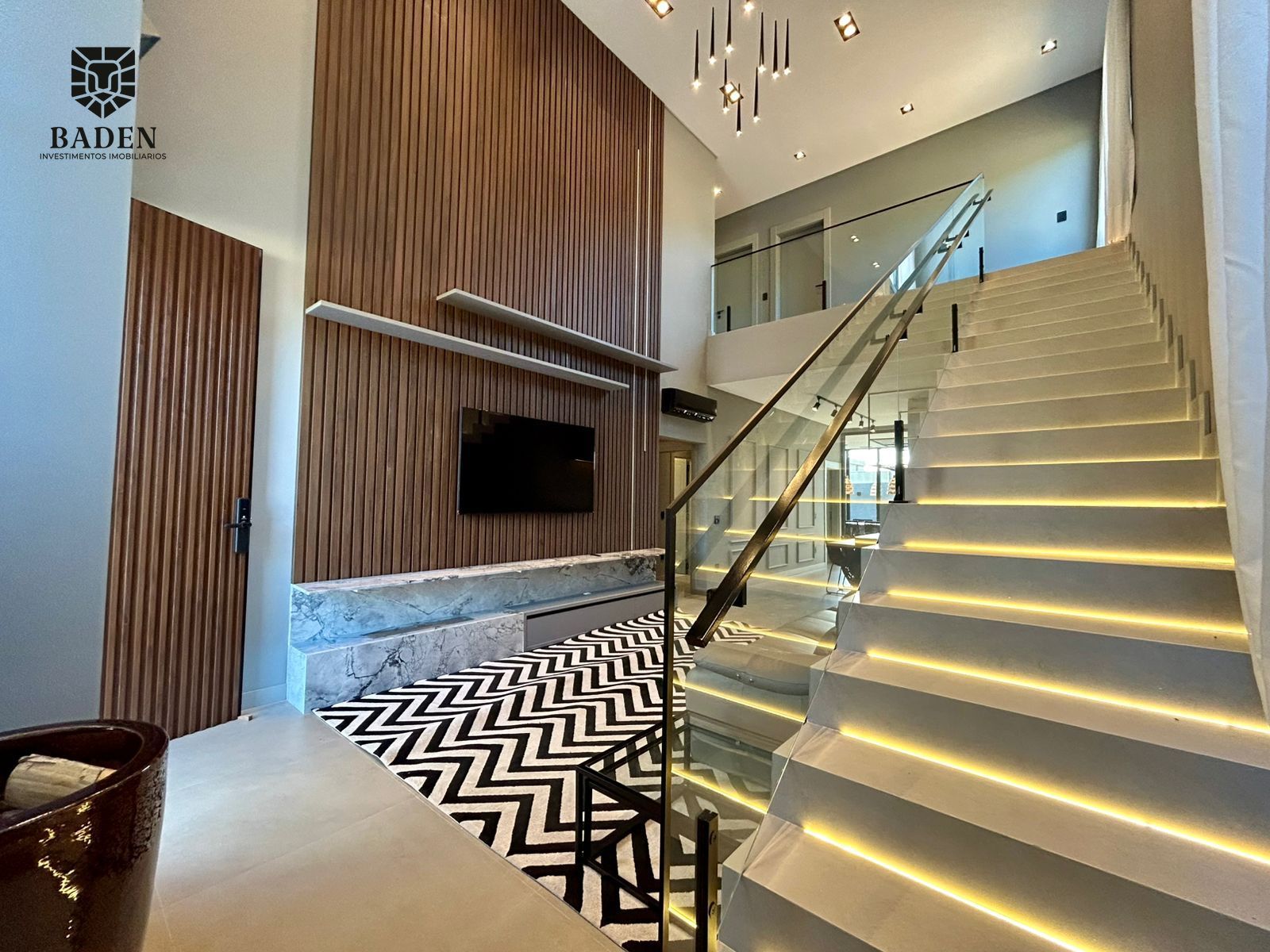 Casa à venda com 4 quartos, 296m² - Foto 9