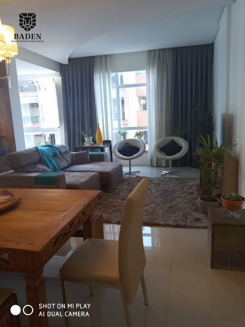 Apartamento 3 suítes com área de lazer completa a 260 m da praia, vista do mar