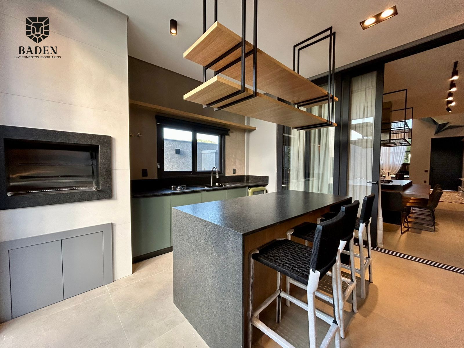 Casa à venda com 4 quartos, 296m² - Foto 16