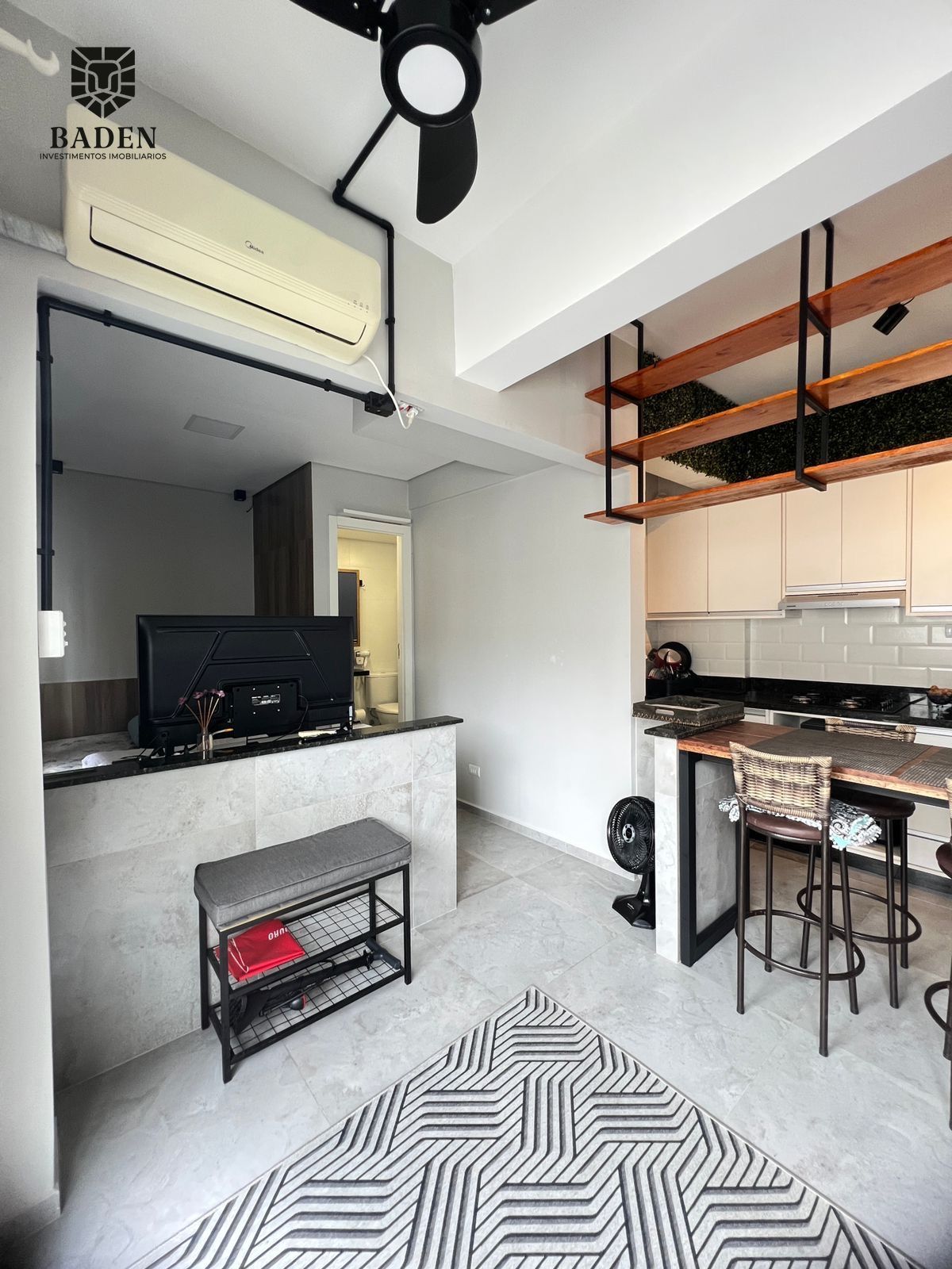 Apartamento Studio reformado na Av. Brasil com vista mar, Ilha do Coral