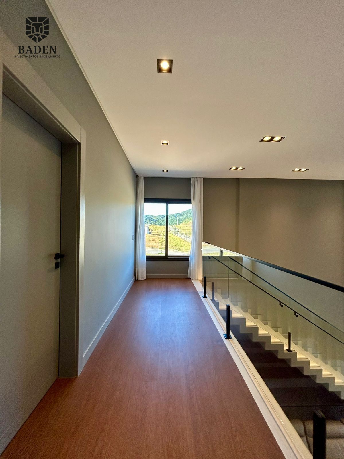 Casa à venda com 4 quartos, 296m² - Foto 14