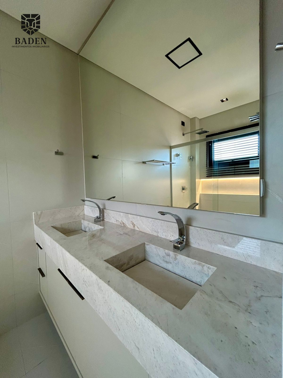 Casa à venda com 4 quartos, 296m² - Foto 39