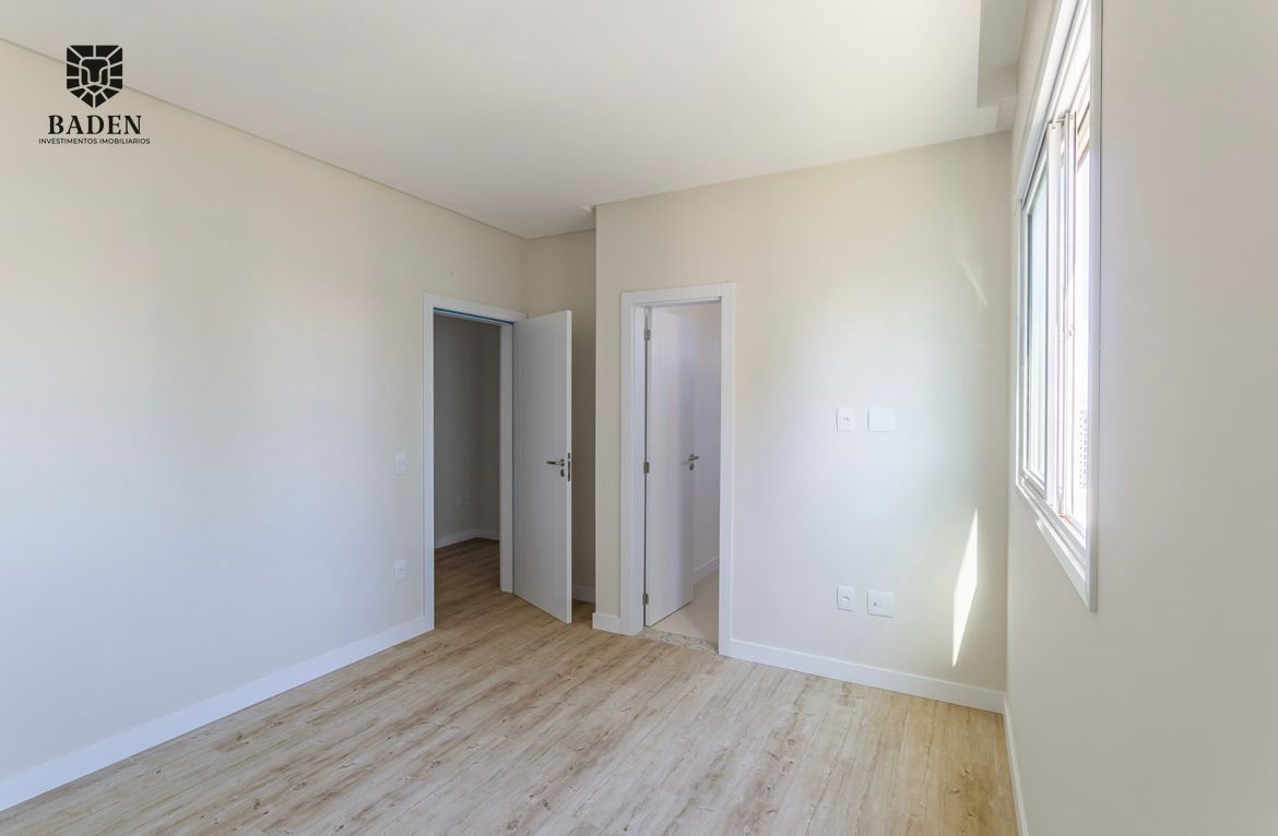 Apartamento à venda com 4 quartos, 165m² - Foto 11