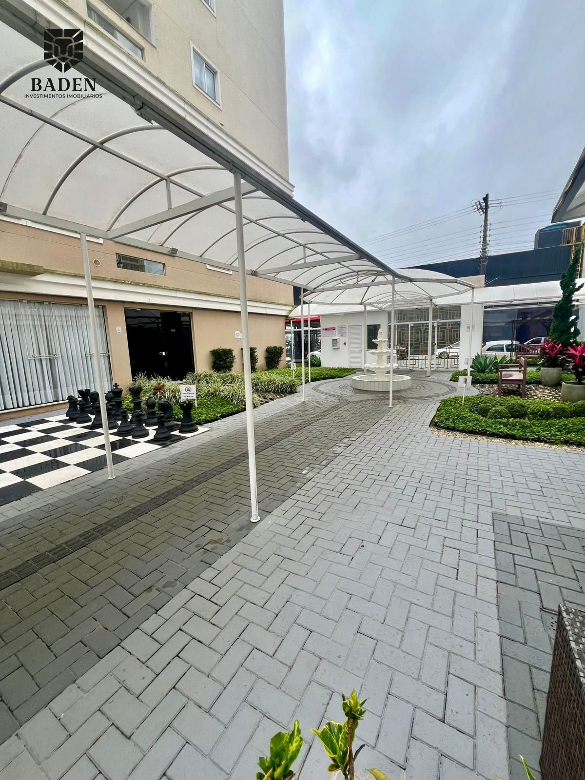 Apartamento à venda com 2 quartos, 64m² - Foto 2