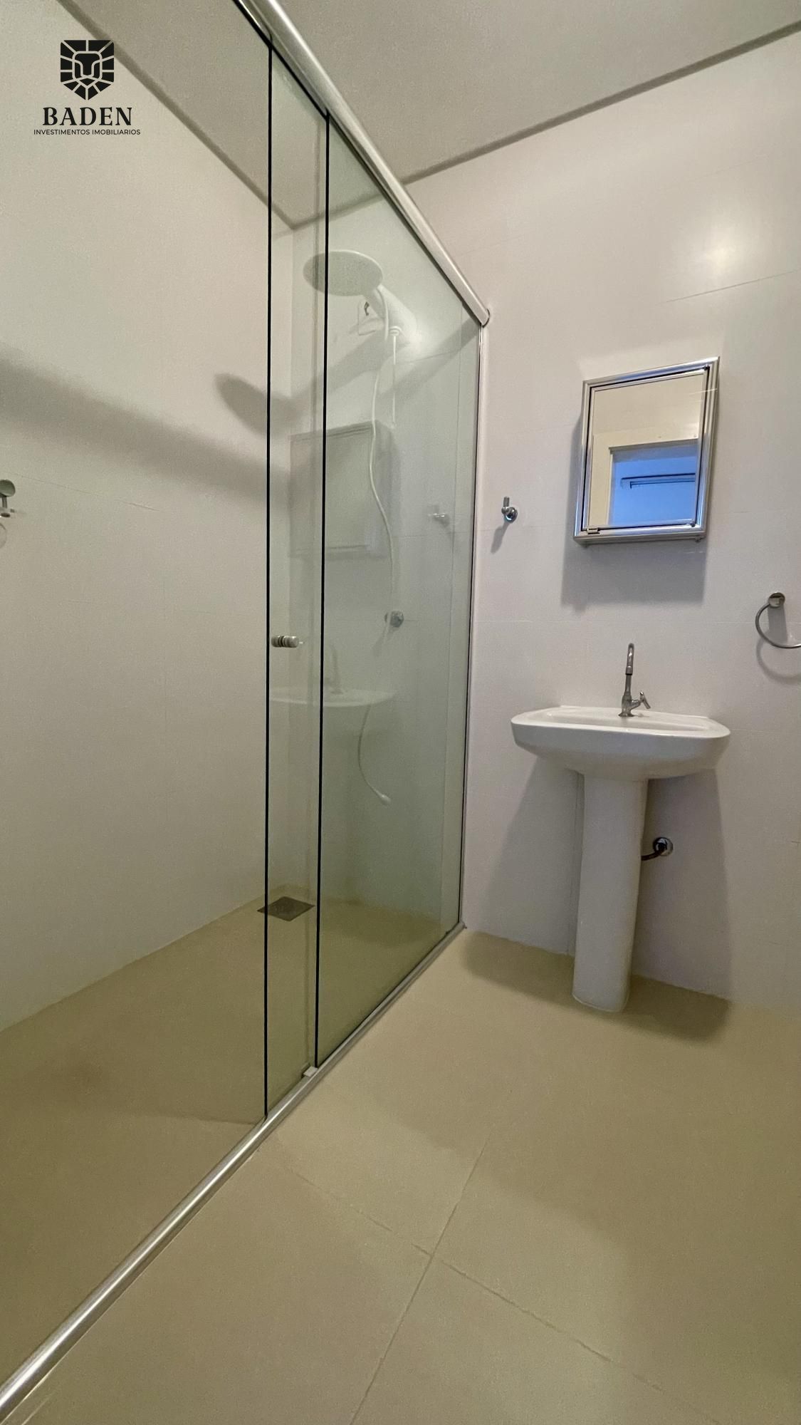 Casa de Condomínio à venda e aluguel com 5 quartos, 420m² - Foto 8