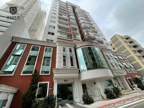 Apartamento / 3 suites / 2 vagas / Mobiliado / Centro / Balneário Camboriú