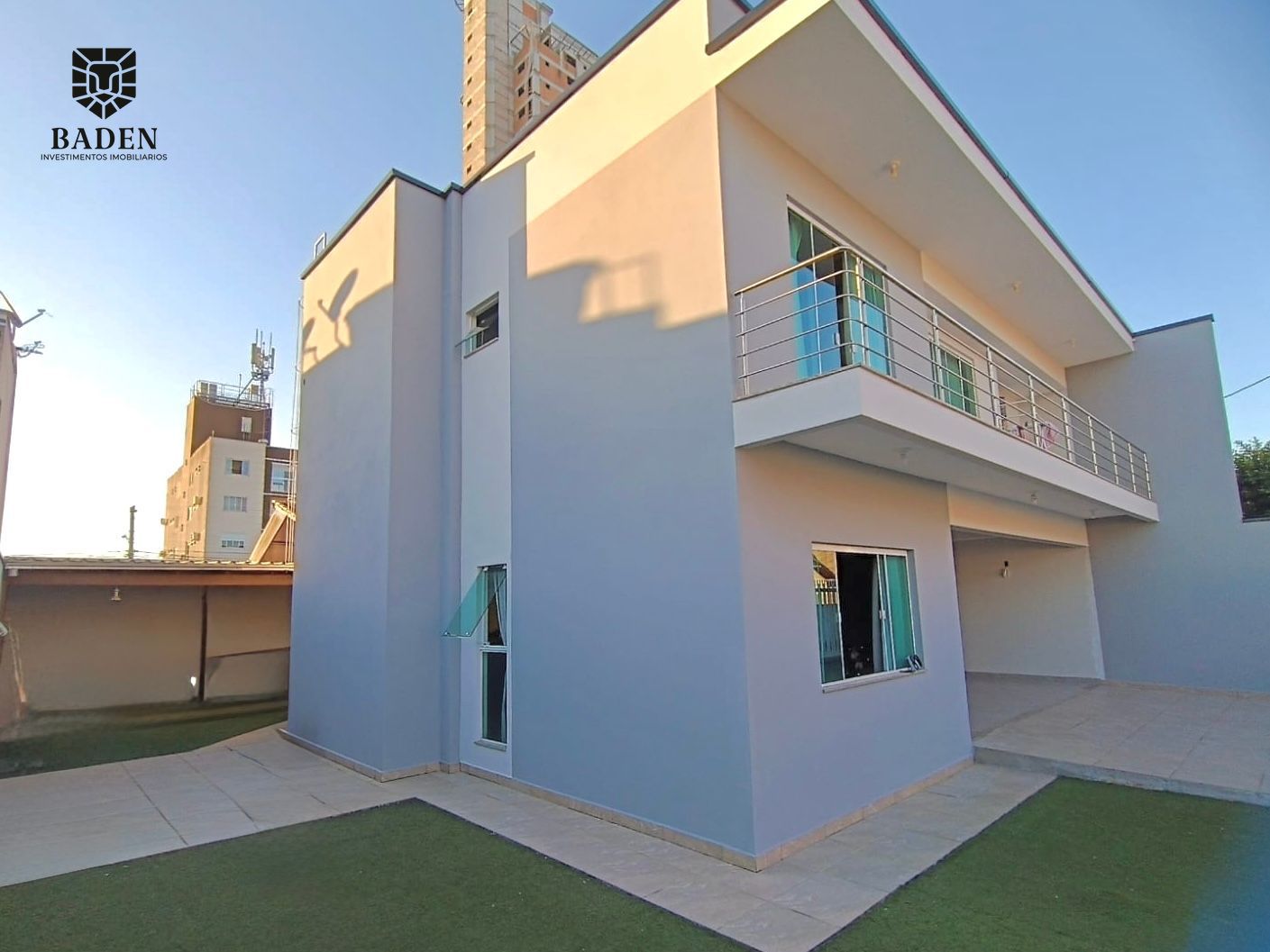 Casa à venda com 3 quartos, 180m² - Foto 1
