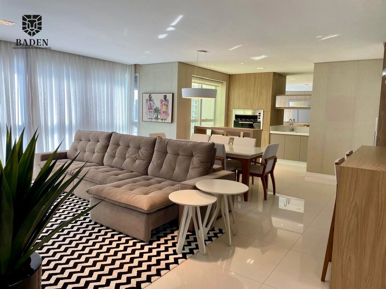 Apartamento para alugar com 4 quartos, 148m² - Foto 1