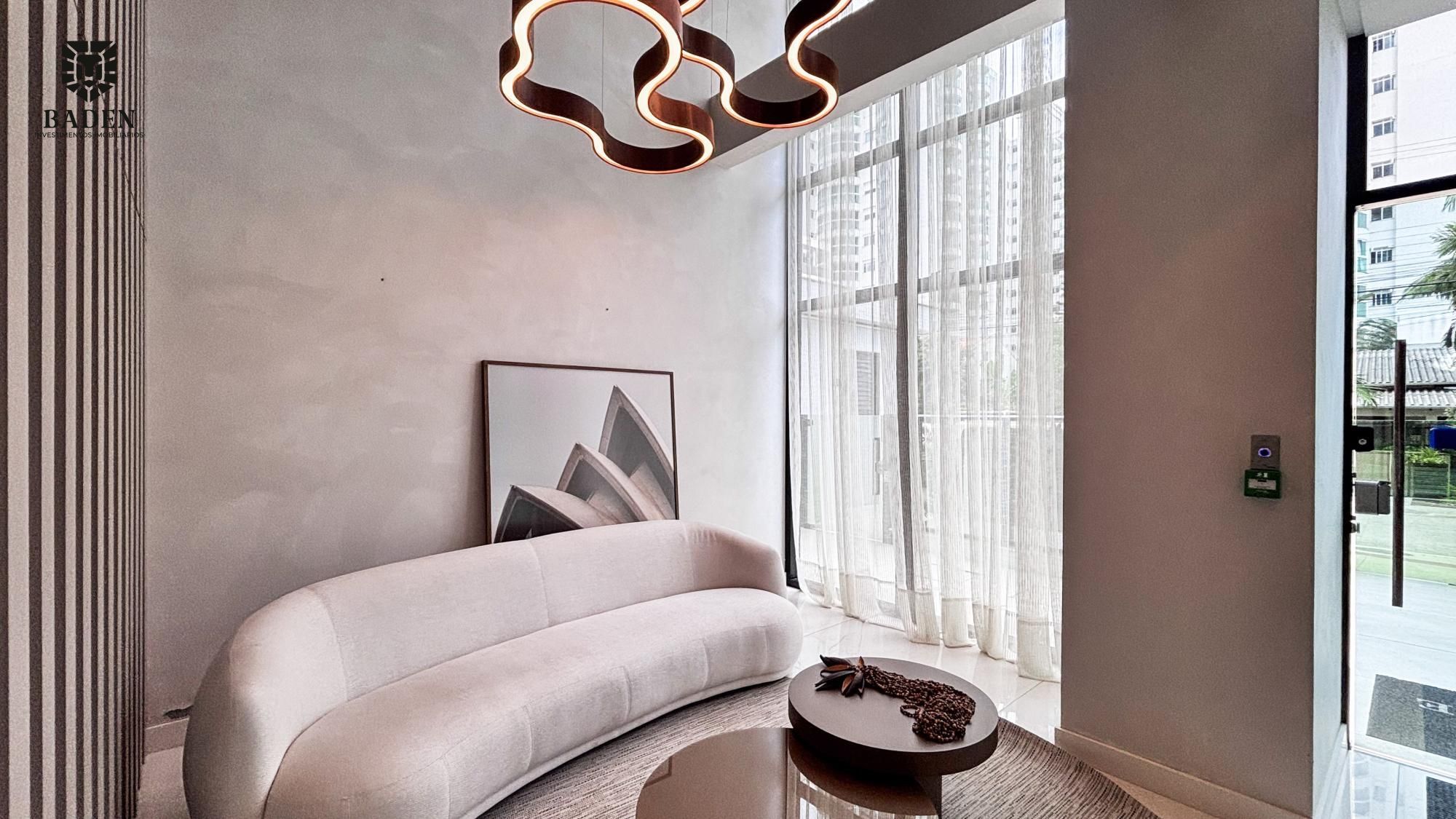 Apartamento com 3 suítes na Praia Brava, no Edifício Surfers Paradise