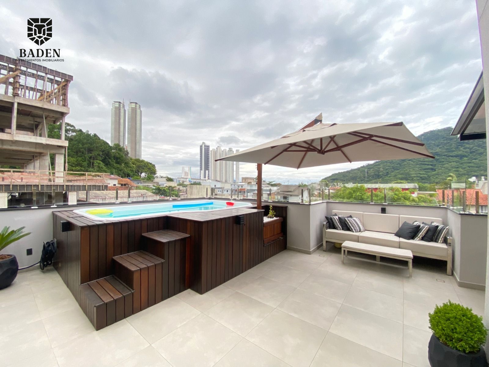 Cobertura, 3 quartos, 230 m² - Foto 1