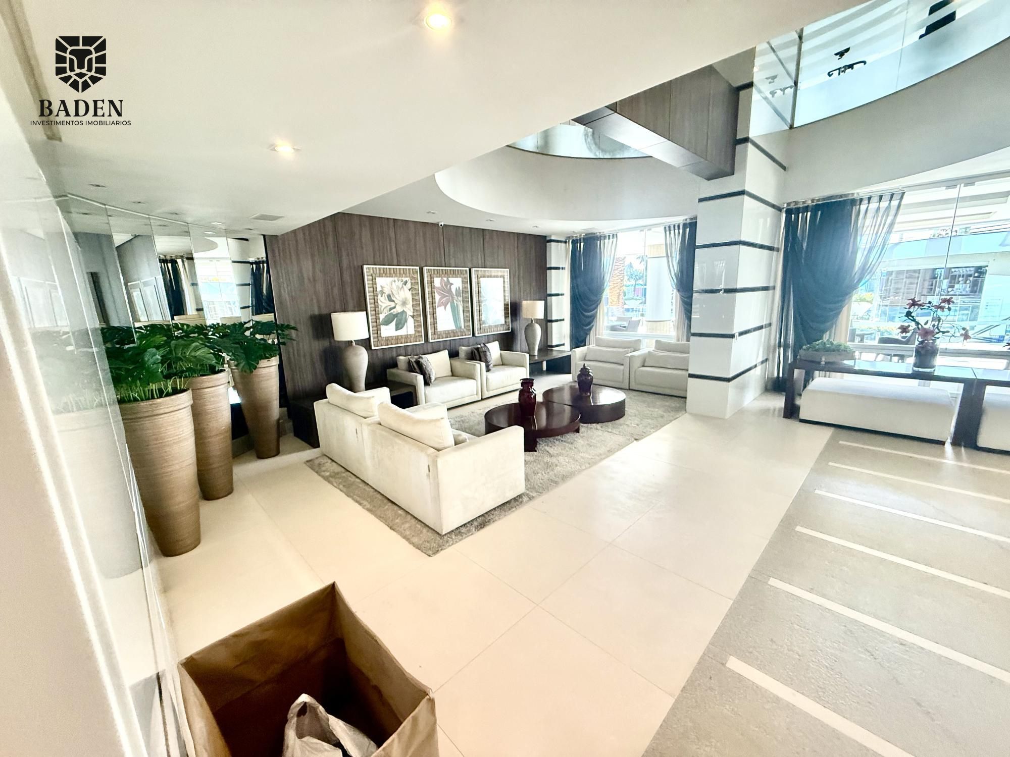 Apartamento para alugar com 4 quartos, 236m² - Foto 2