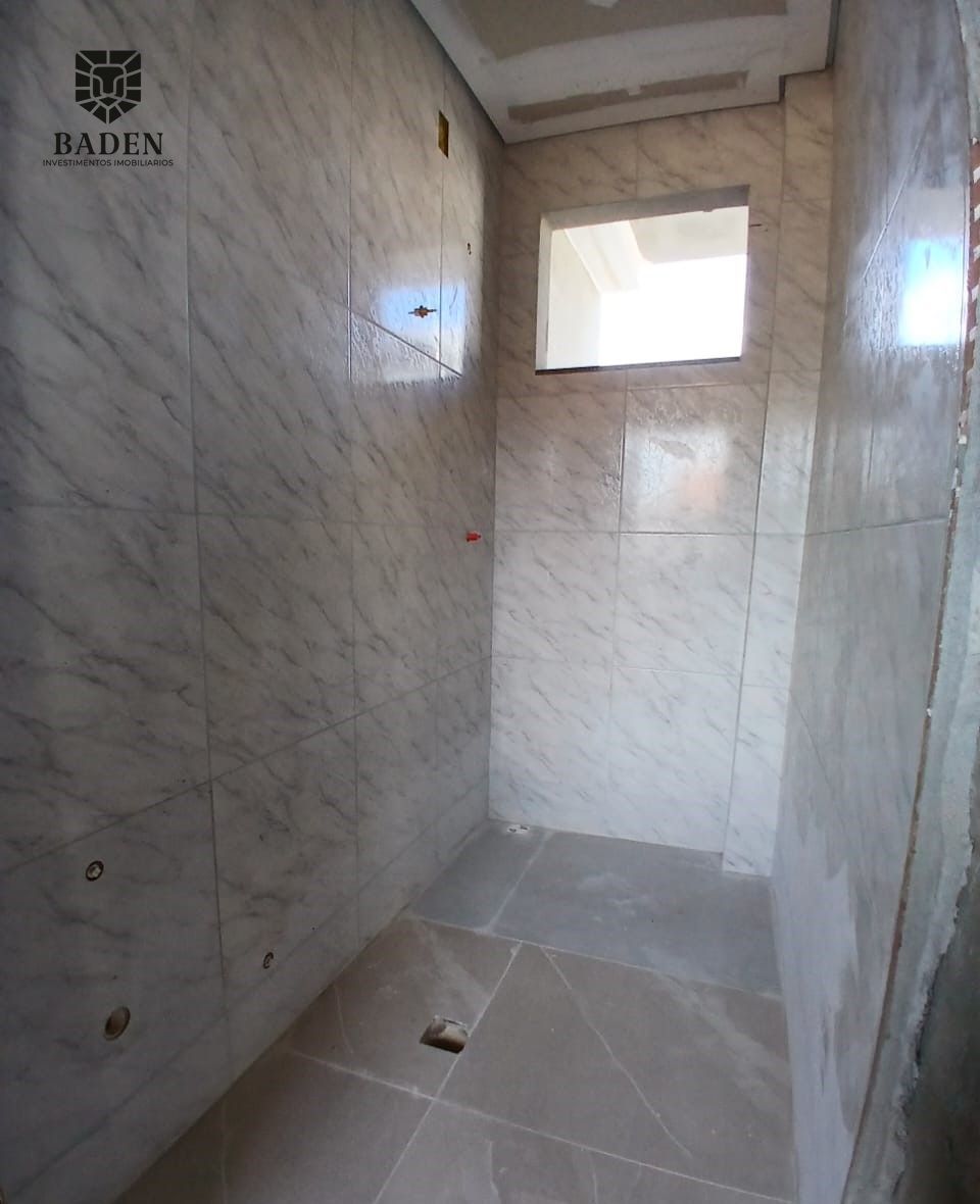 Casa à venda com 2 quartos, 66m² - Foto 4