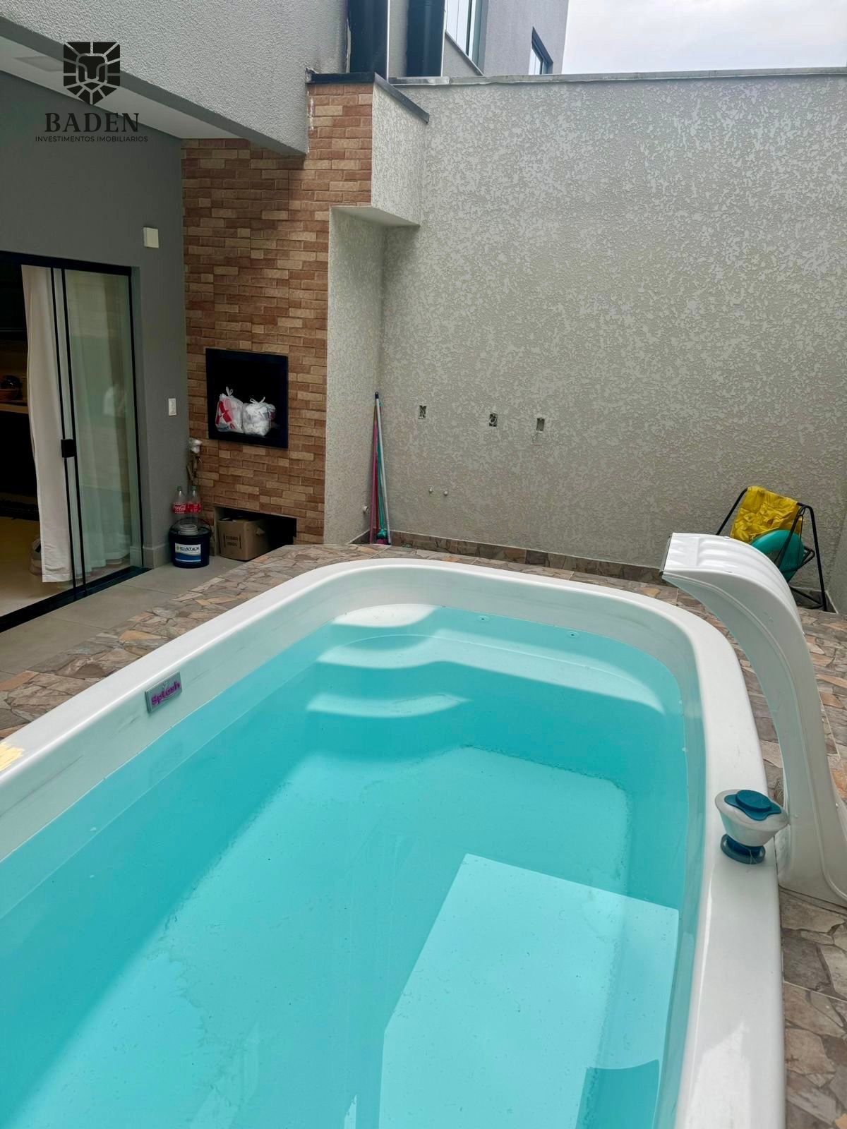 Casa à venda com 3 quartos, 145m² - Foto 2