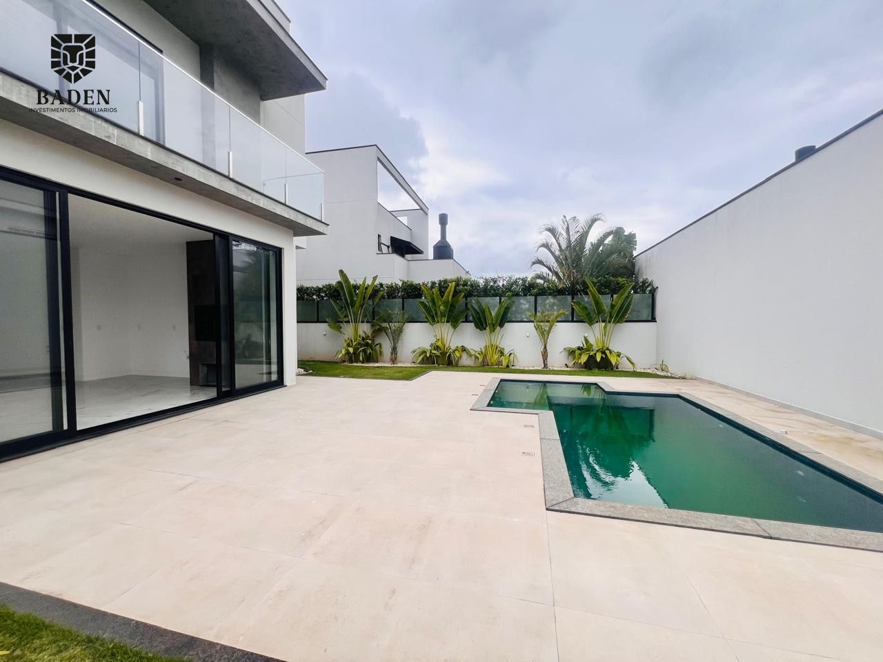 Casa, 5 quartos, 288 m² - Foto 4