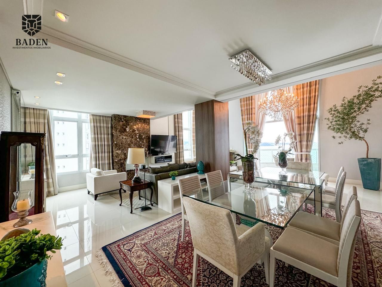 Apartamento duplex no Edifício Majestic com vista mar