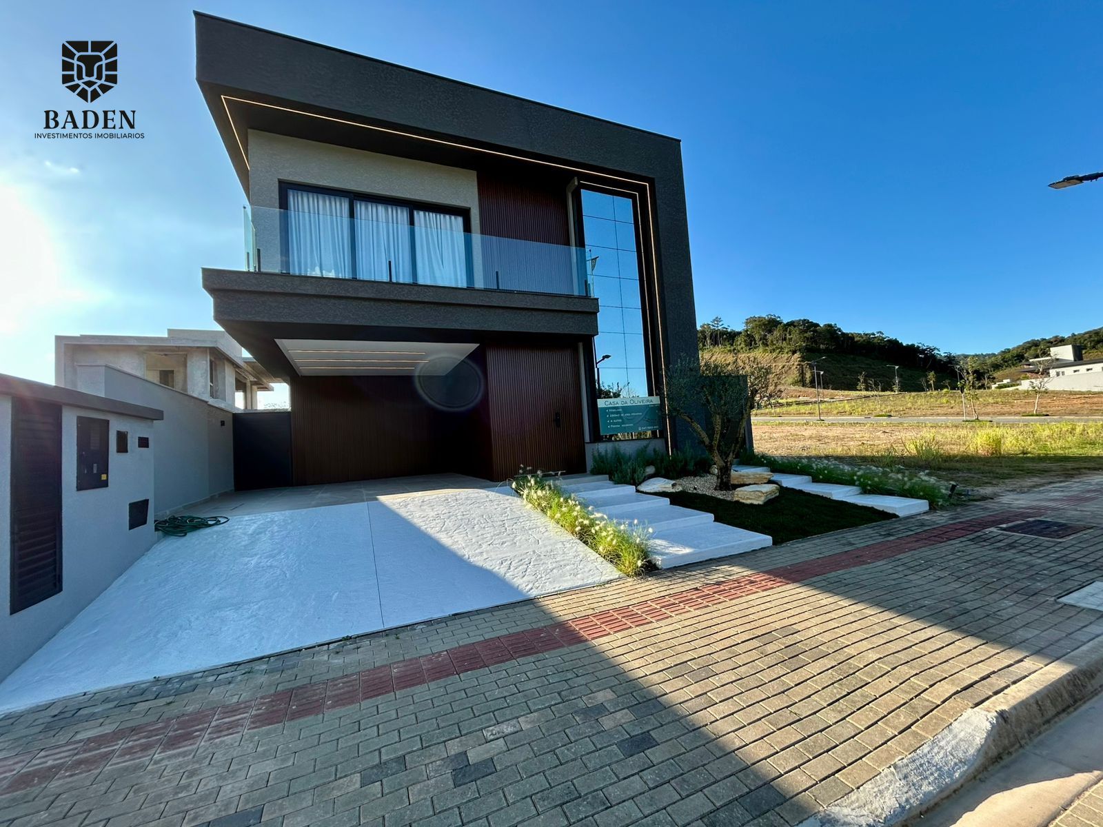 Casa à venda com 4 quartos, 296m² - Foto 4