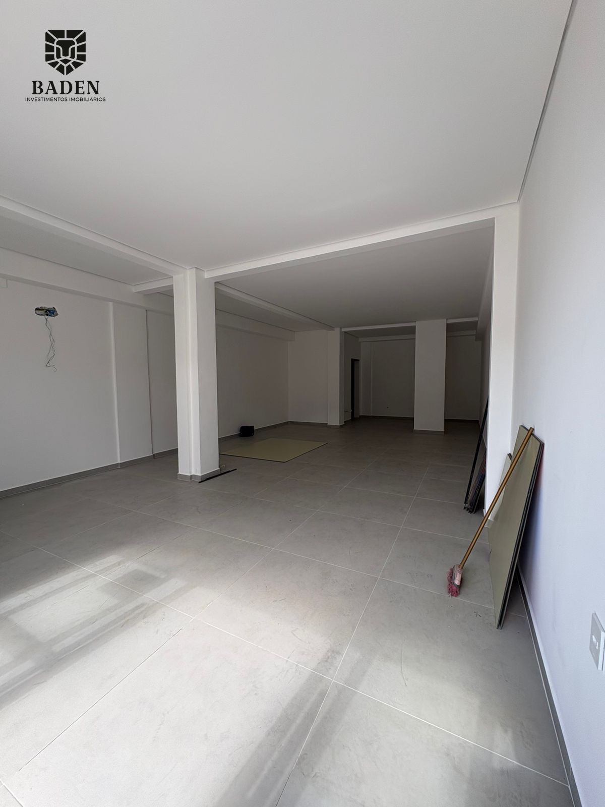 Sala Comercial Locação / Balneário Camboriú / 80m² de área privativa / Nações
