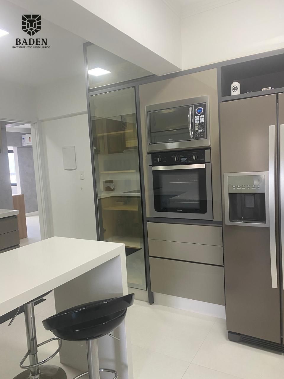Apartamento para alugar com 4 quartos, 180m² - Foto 17