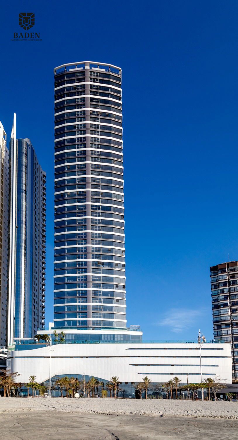 Apartamento Frente Mar / 4 Suítes / Av. Atlântica / Balneário Camboriú
