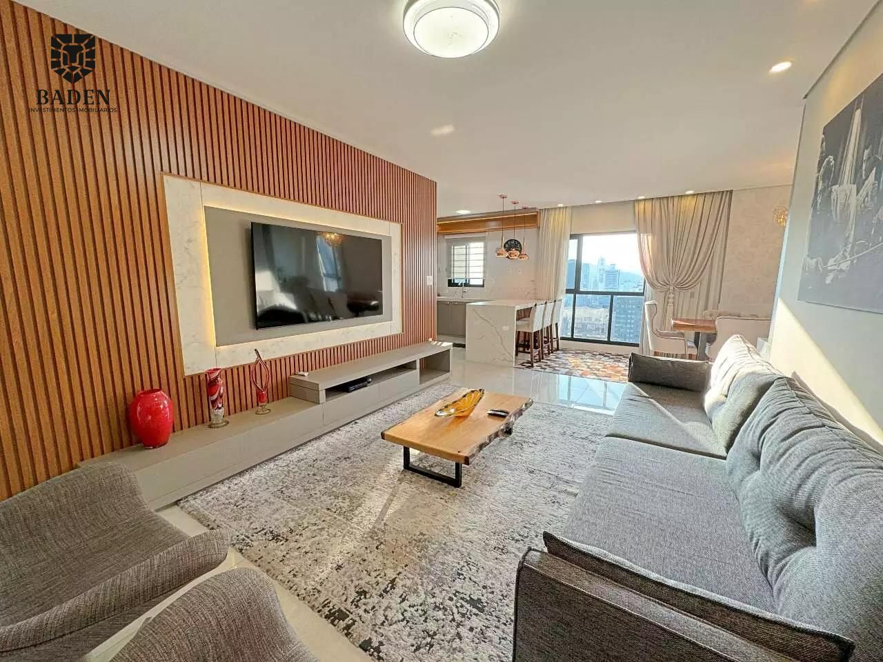 Apto mobiliado com 4 dormitórios e 4 vagas em Balneário Camboriú – SC