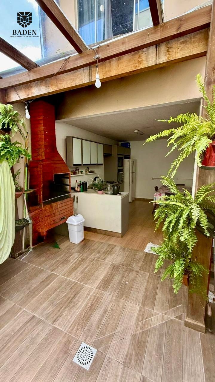 Casa à venda com 3 quartos, 100m² - Foto 3