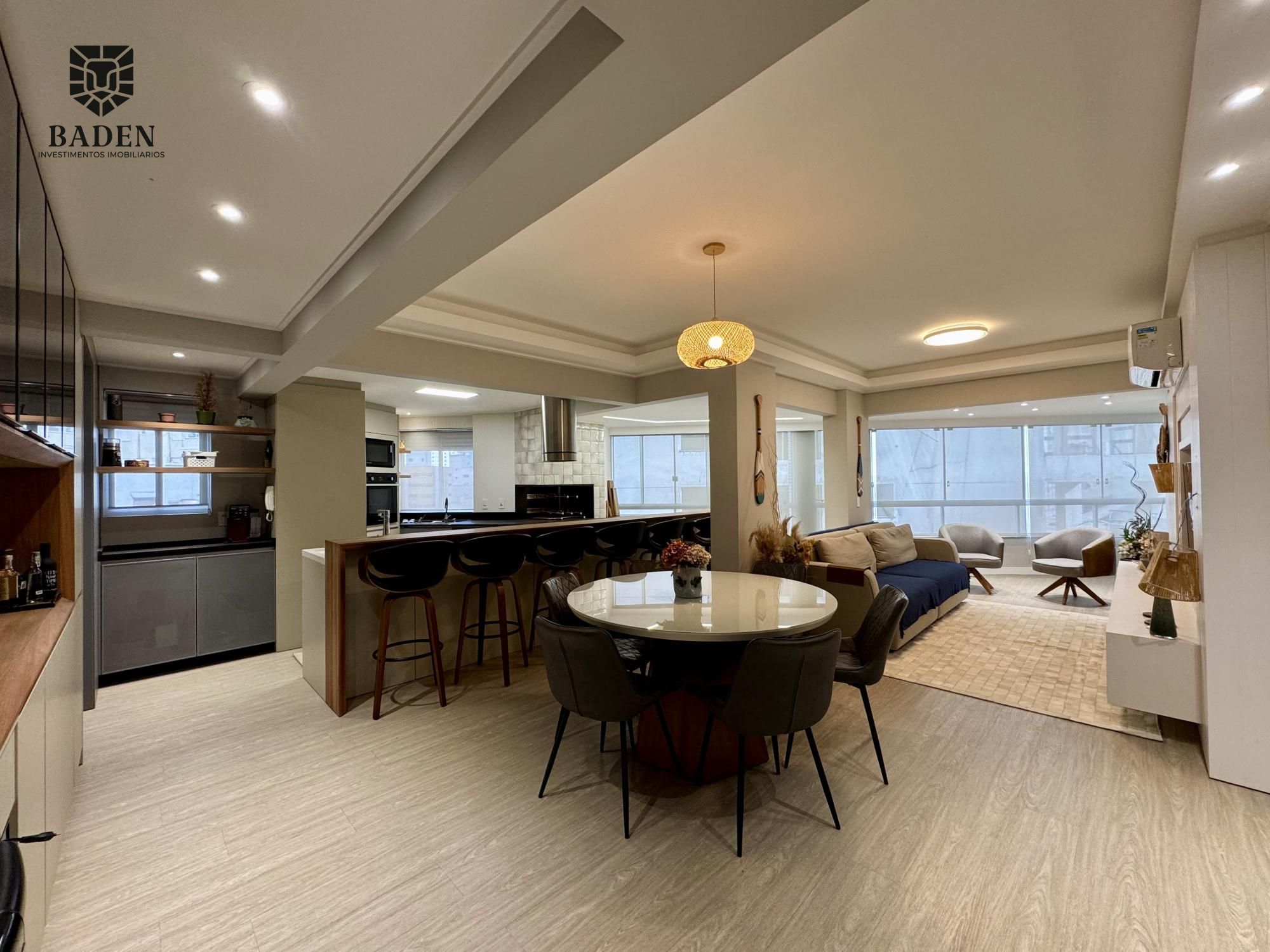 Apartamento para alugar com 3 quartos, 140m² - Foto 2