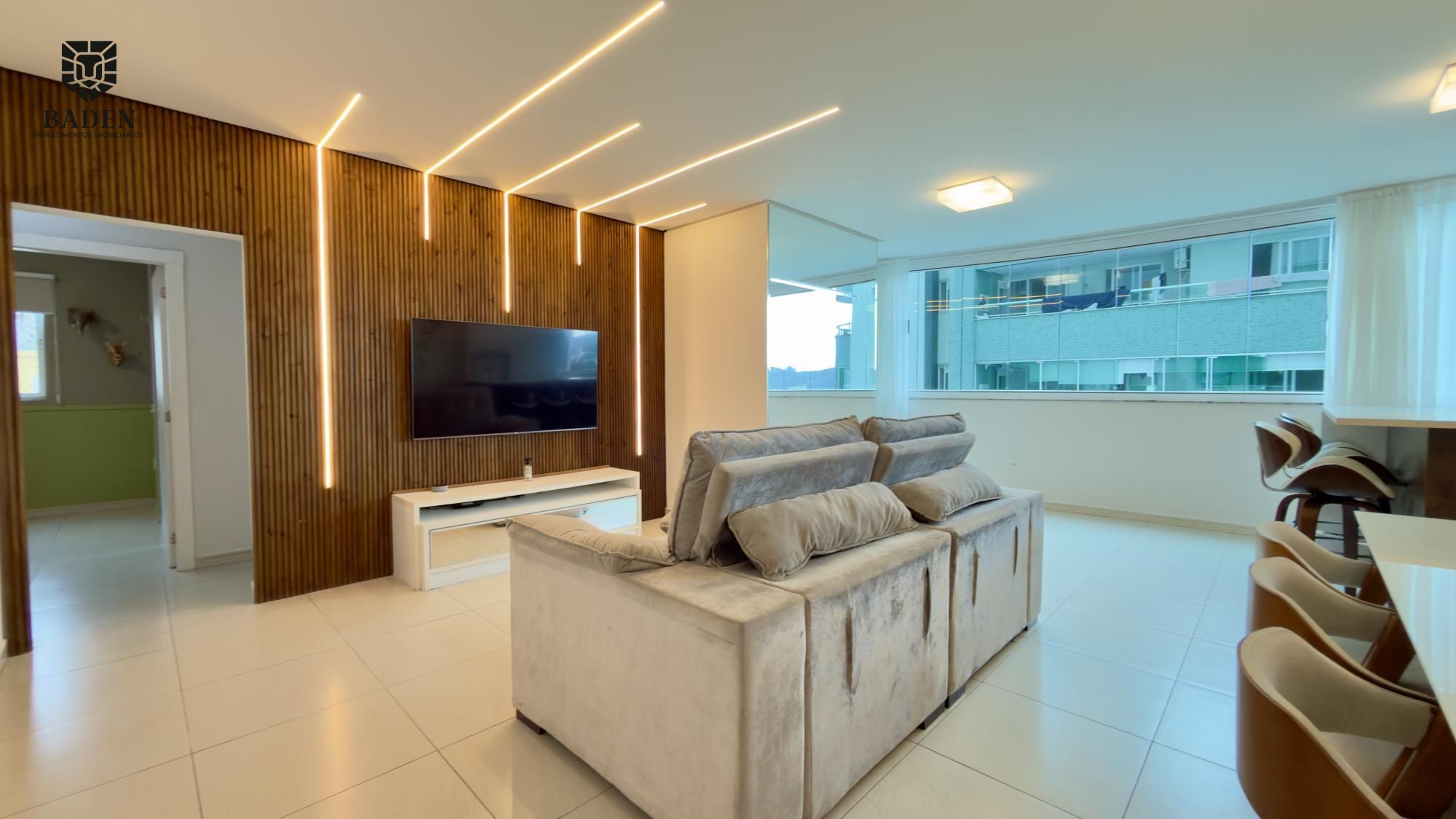 Apartamento para Venda / 3 Quartos / Mobiliado / Centro Barra Sul / BC.