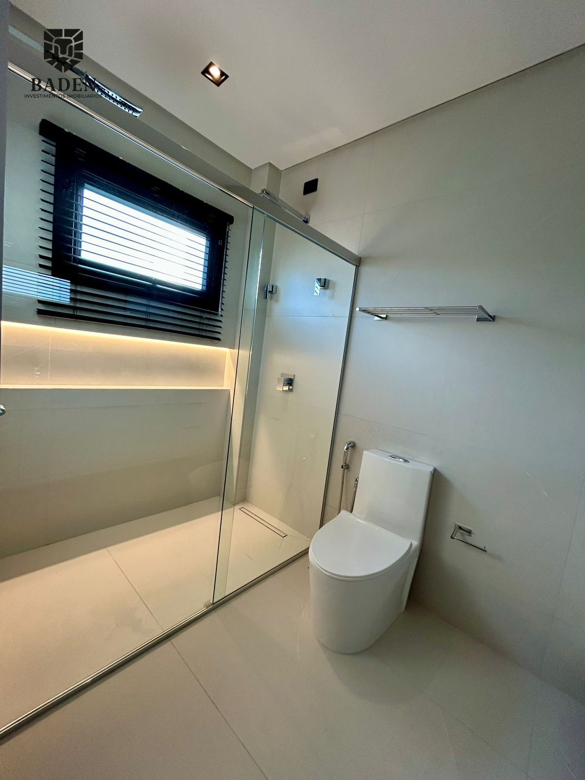 Casa à venda com 4 quartos, 296m² - Foto 40