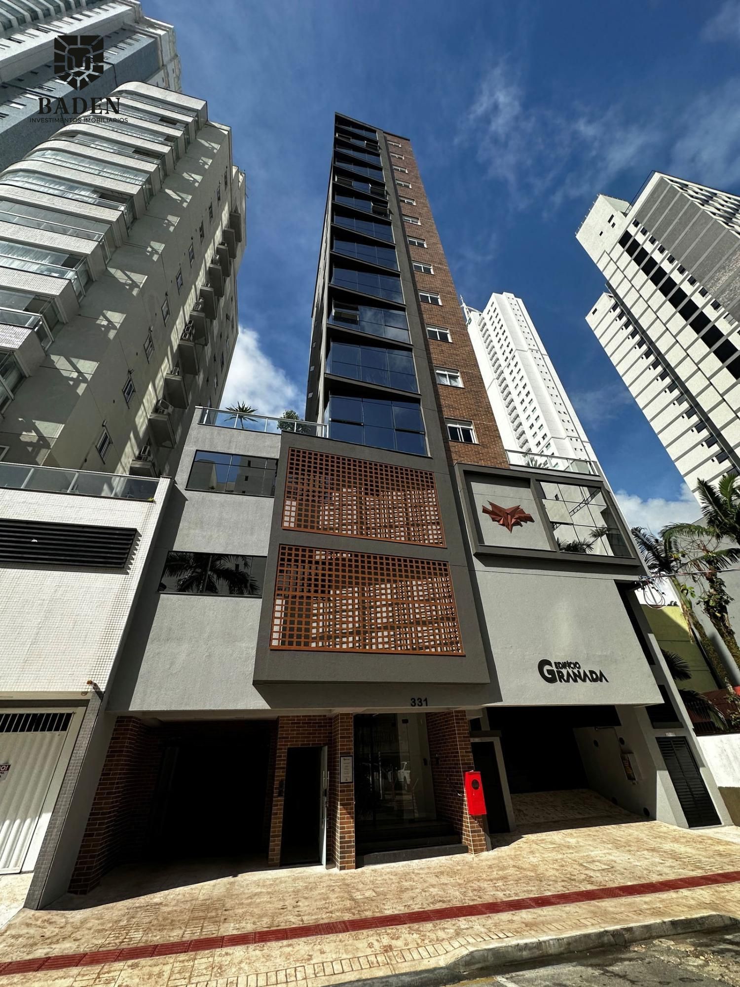 Apartamento mobiliado no edifício Granada em Balneário Camboriú