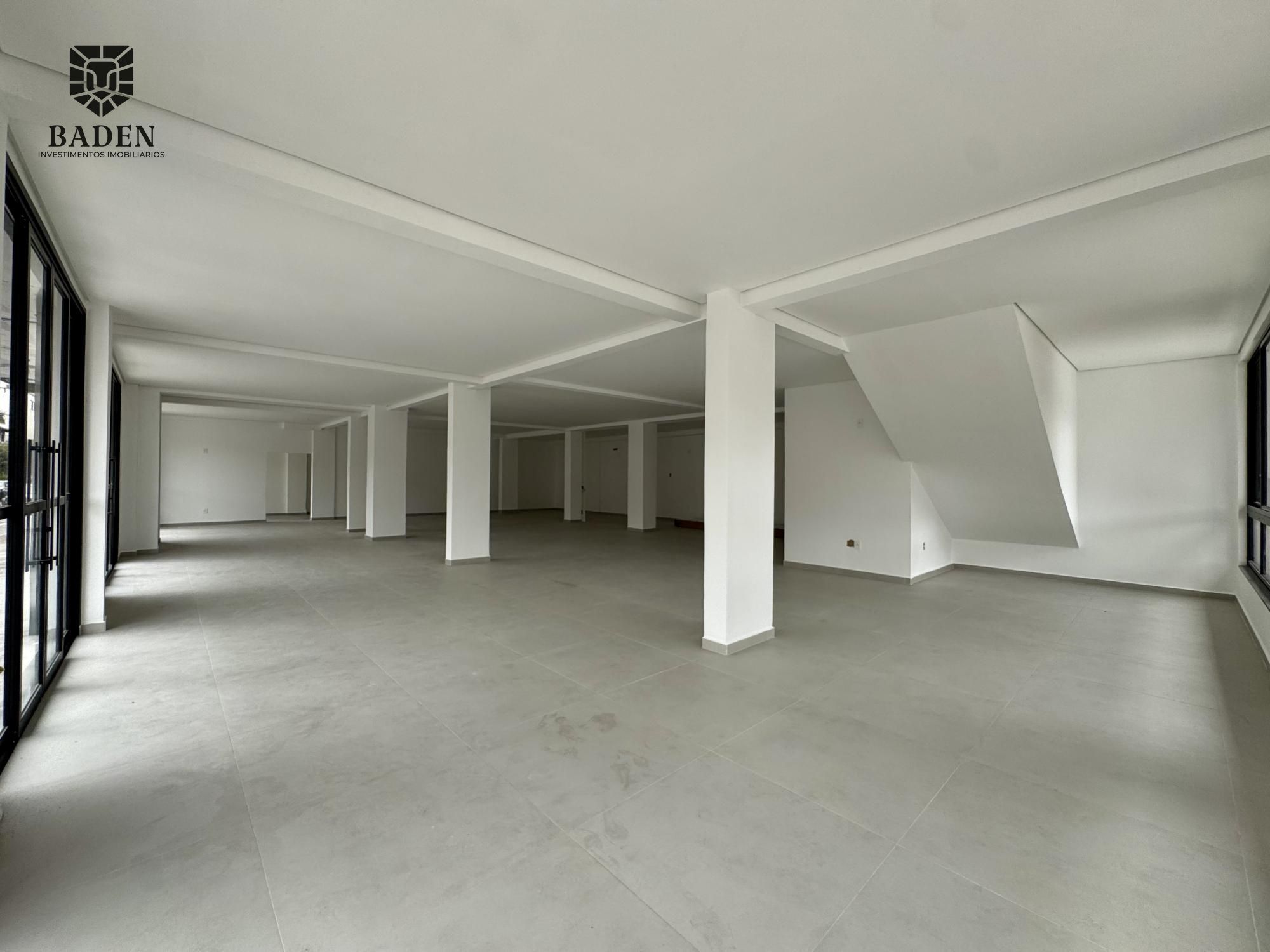 Sala-Conjunto, 220 m² - Foto 1