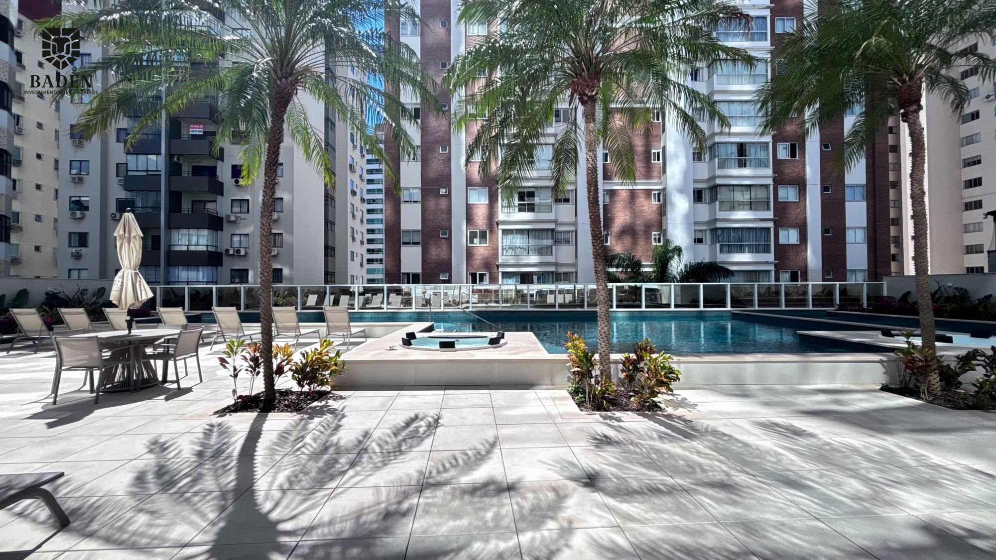 Apartamento à venda no Ed. Grand Place – Centro