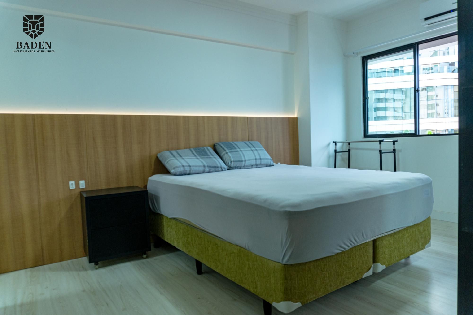 Apartamento para alugar com 4 quartos, 180m² - Foto 28
