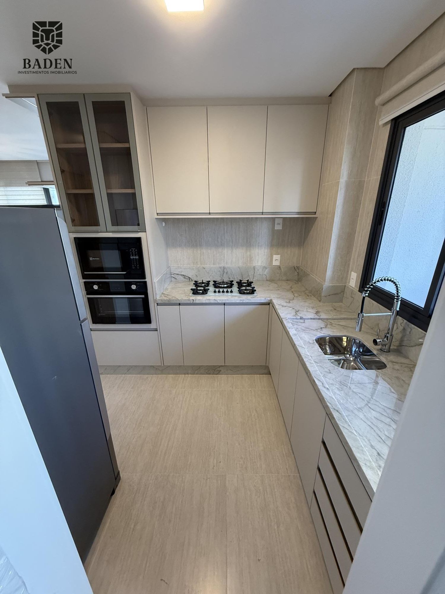 Apartamento à venda e aluguel com 3 quartos, 121m² - Foto 17