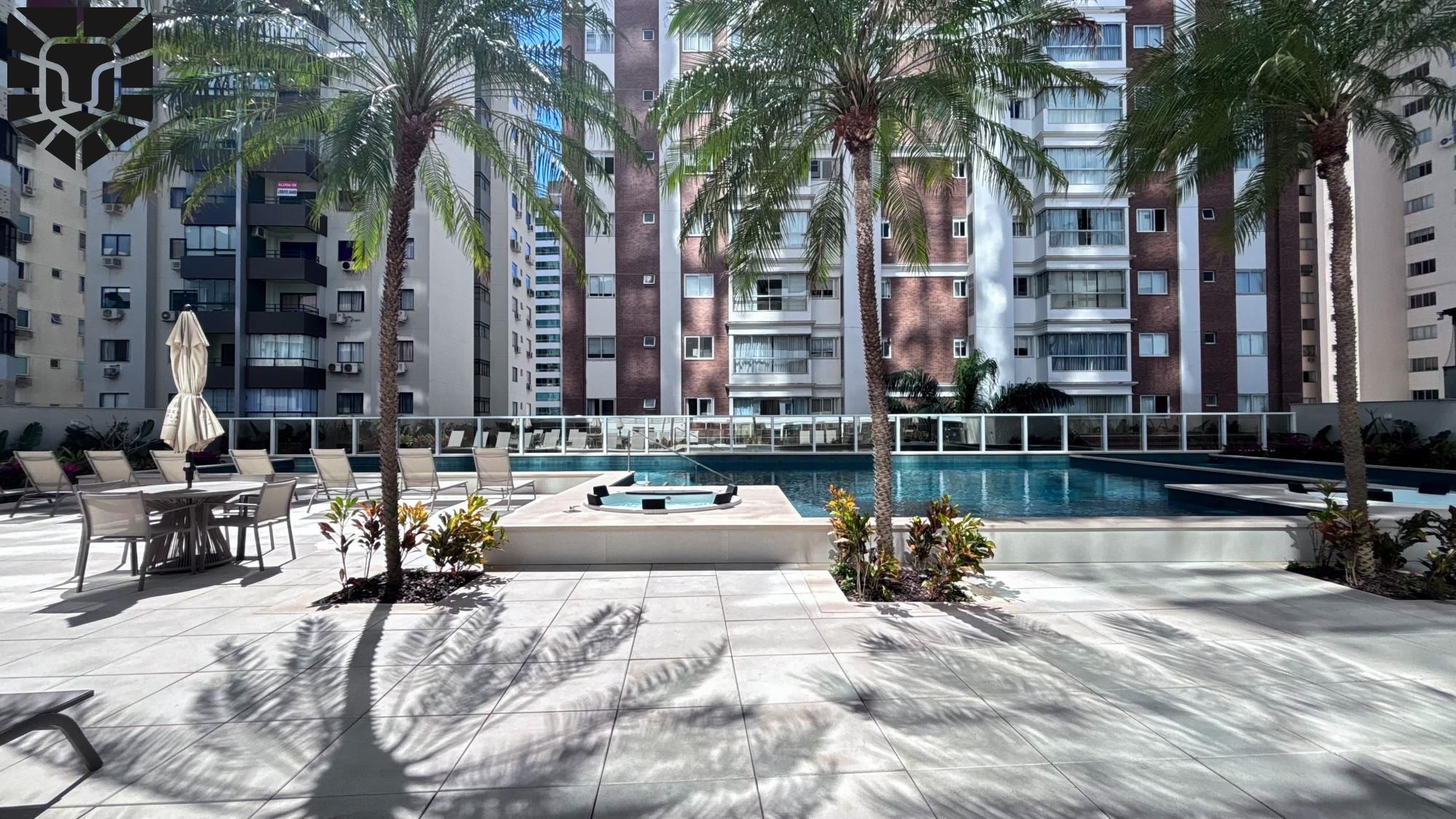 Apartamento à venda no Ed. Grand Place – Centro