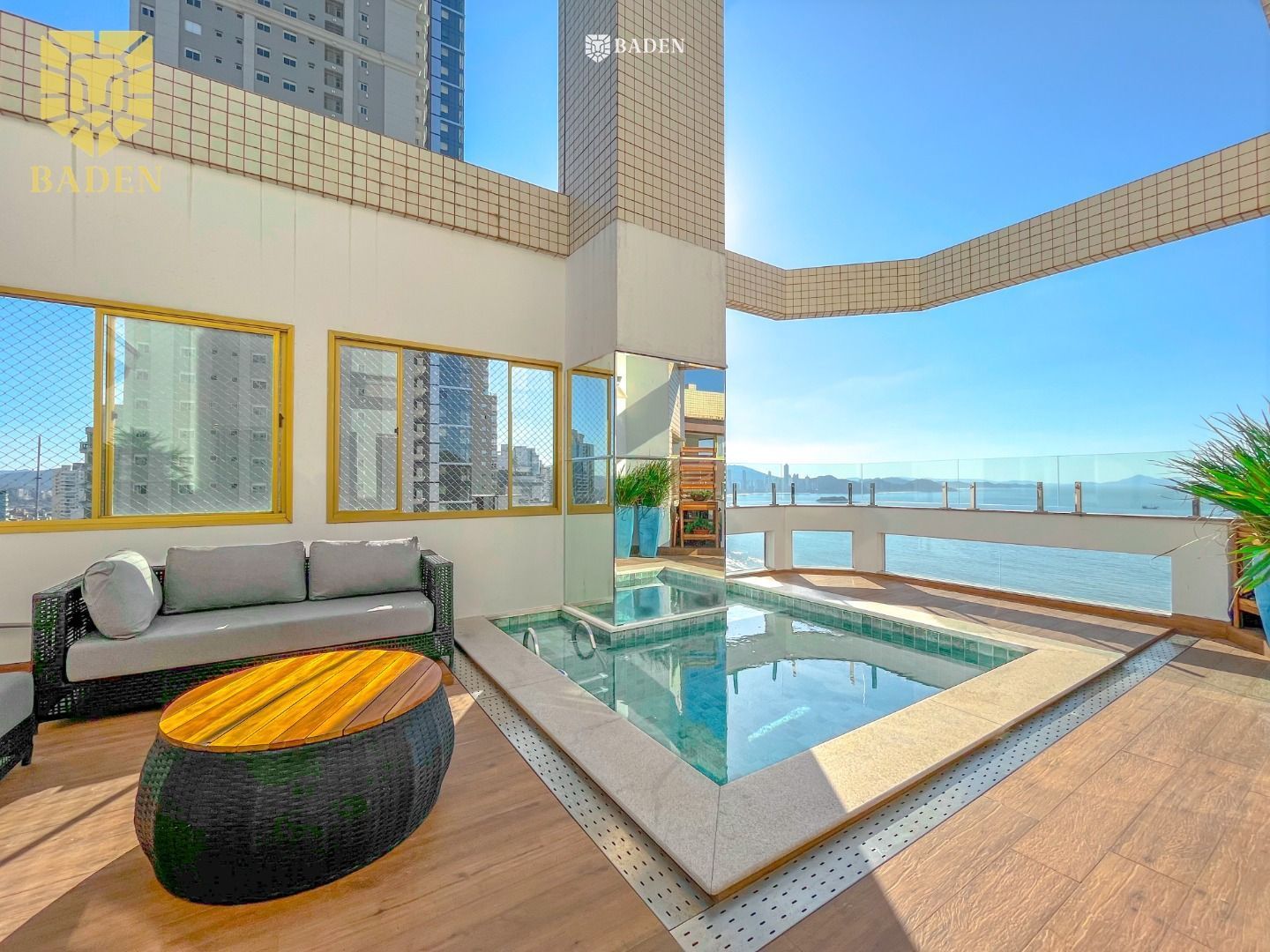 Cobertura Triplex / Frente Mar / 4 Suítes / Balneário Camboriú-SC