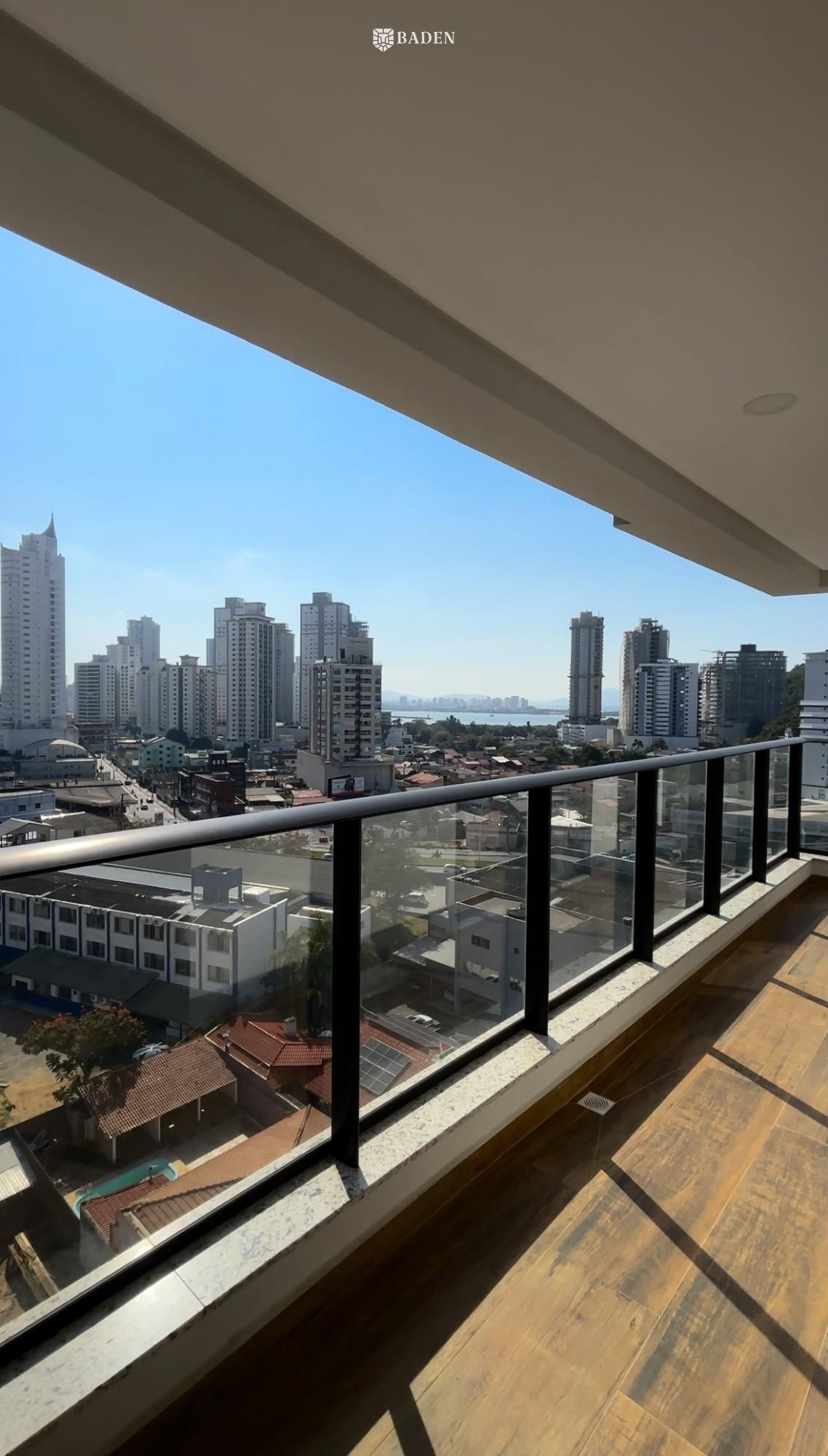 Apartamento vista mar / 2 suítes / Vaga privativa / Bairro Fazenda Itajai-SC
