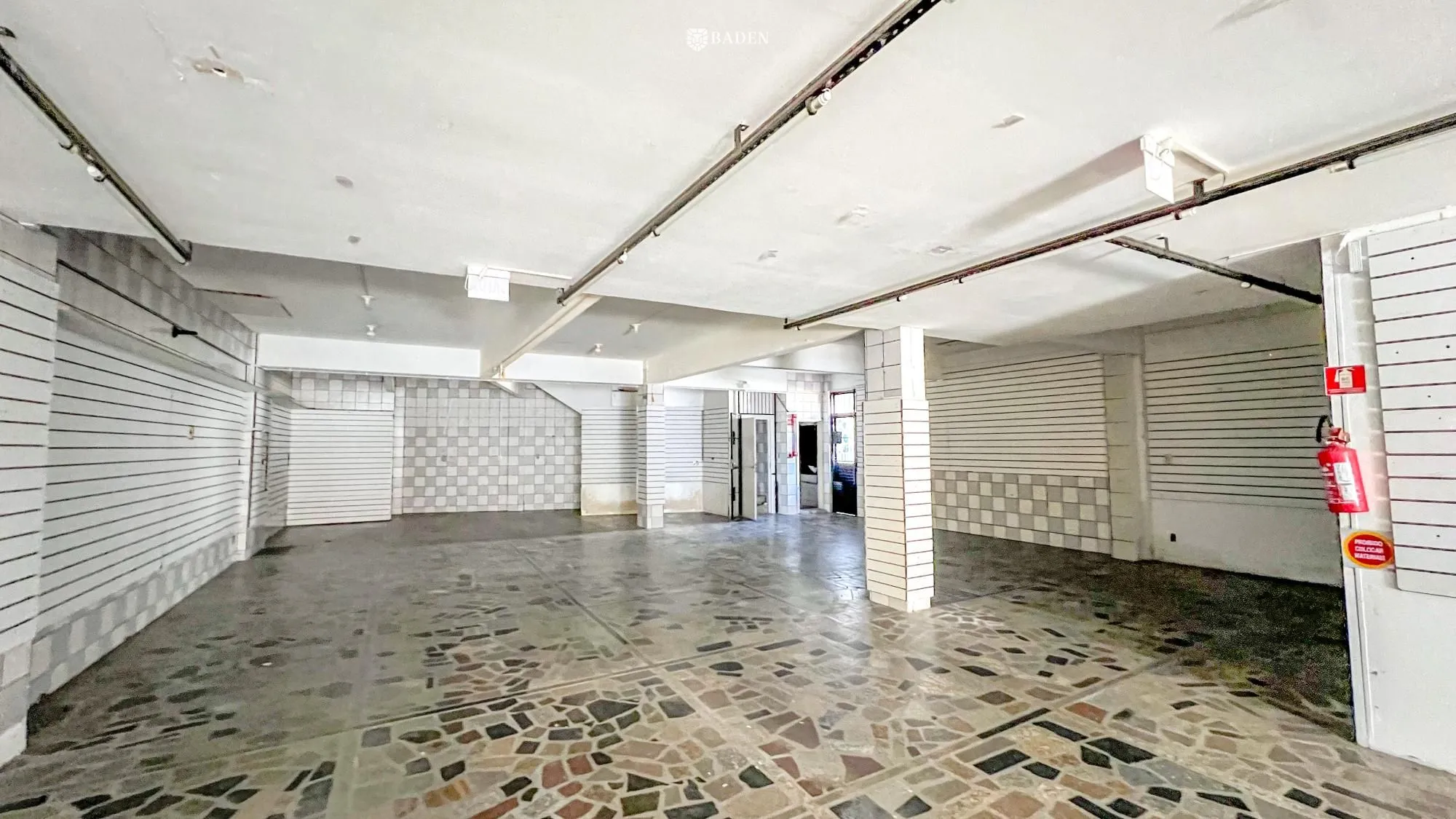 Loja-Salão, 241 m² - Foto 2