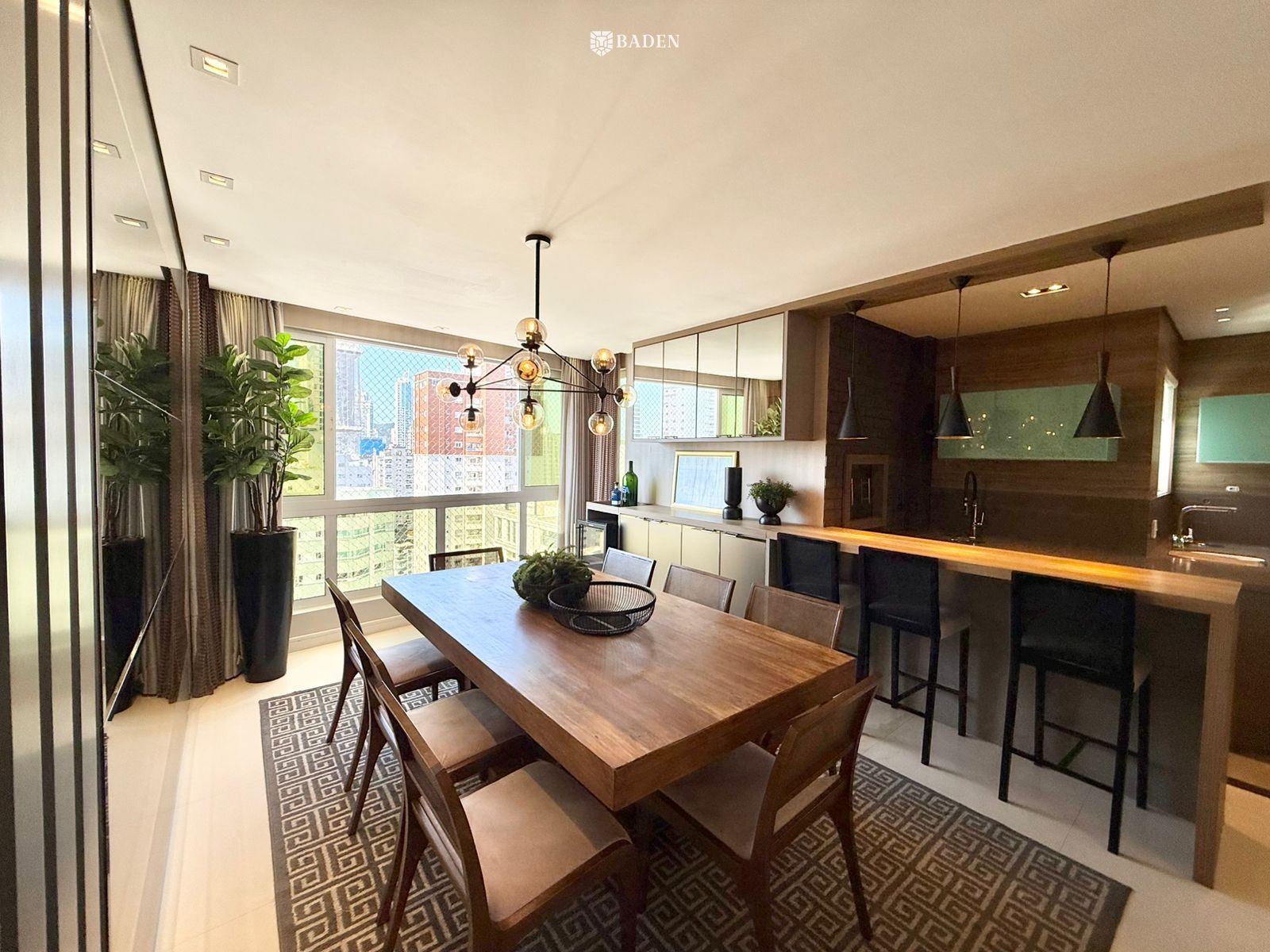 Apartamento mobiliado no edifício Peniche Residente em Balneário Camboriú