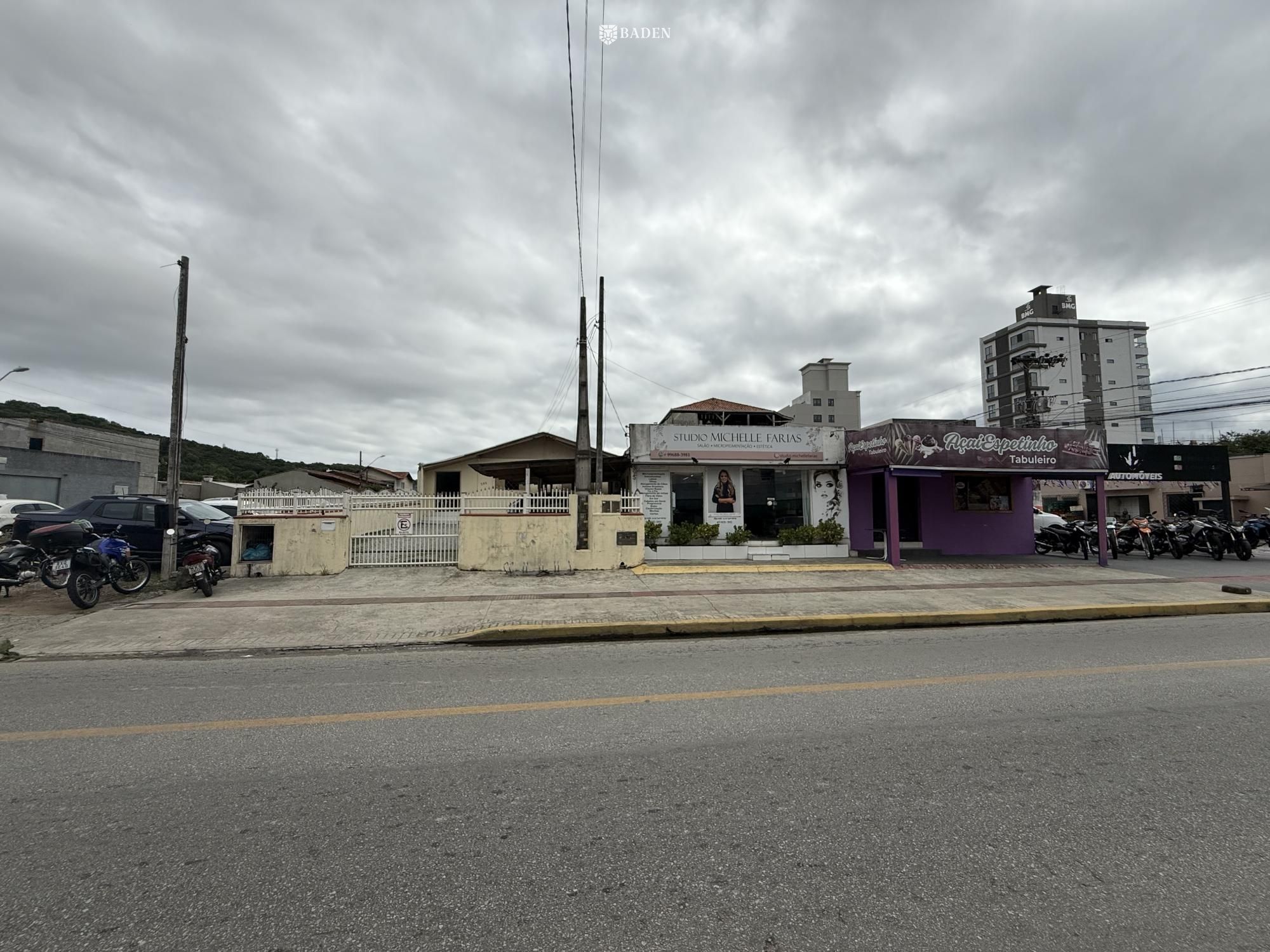 Terrneo bem localizado